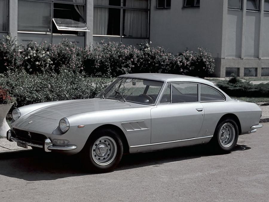  Ferrari 330 GT 2+2 (Series II) 1965 года  (фото 11 из 43)